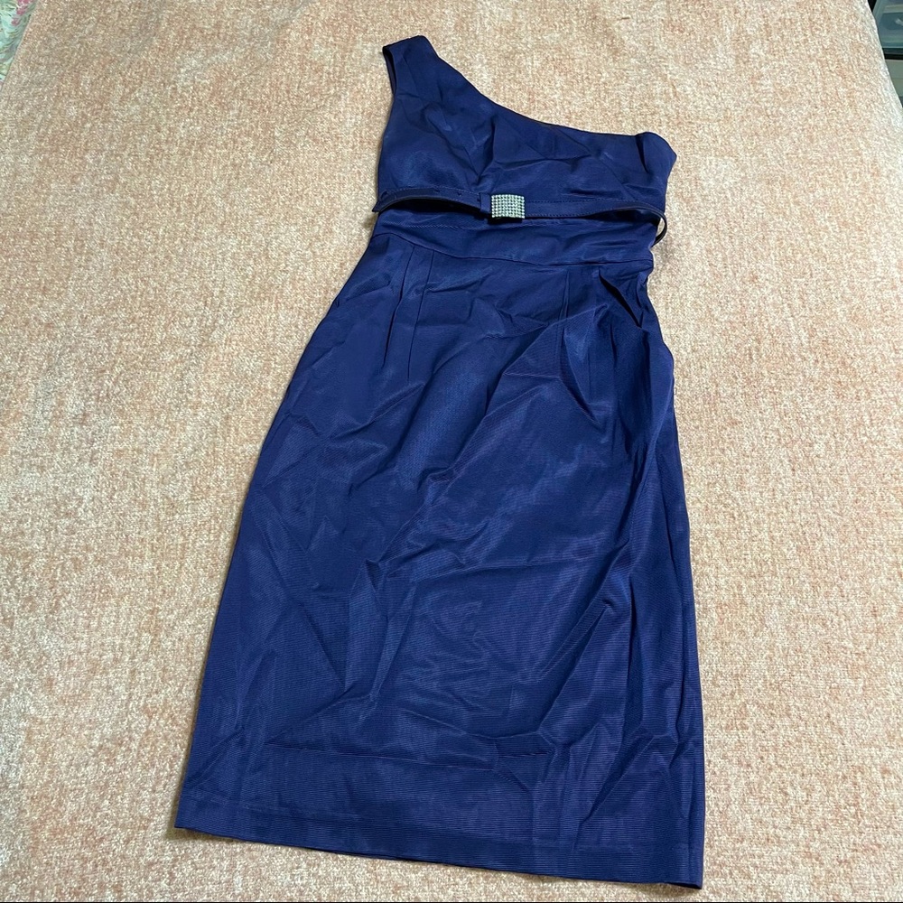 Le Chateau One Shoulder Dress. Size small.